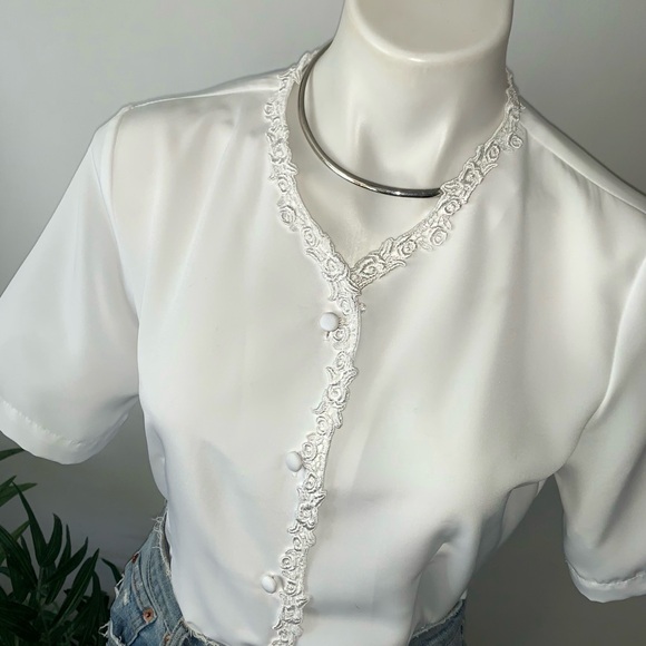 v i n t a g e :: Ethereal Lace Embroidered Blouse Elegant - Picture 12 of 12